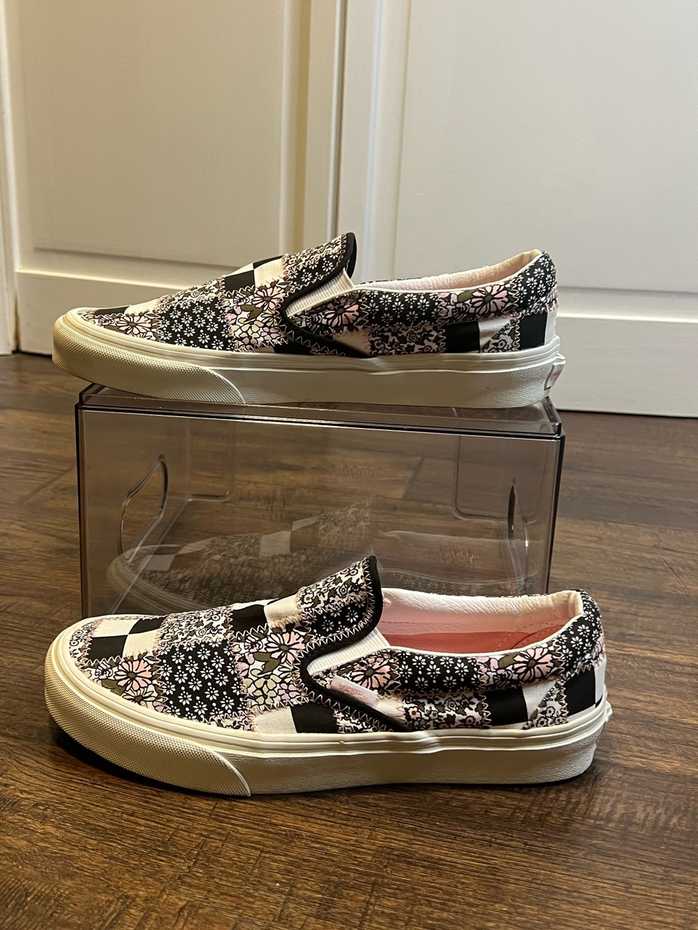 Vans Unisex Classic Slip-On Floral Patchwork Sneakers - Pink/Black/White